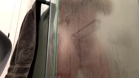 stlhotwifeguy online show from January 6, 6:31 pm