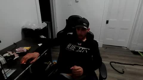stonedpanda77 online show from June 18, 12:45 am