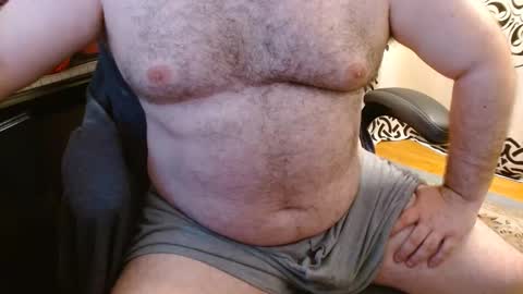 Snapshot of stonerbear42 chatting on September 24, 11:19 am Stonerbear42 online show from September 24, 11:19 am