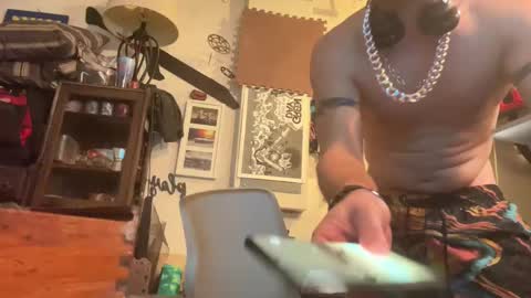 Snapshot of str8foryouguy chatting on February 18, 7:10 am Str8 online show from February 18, 7:10 am