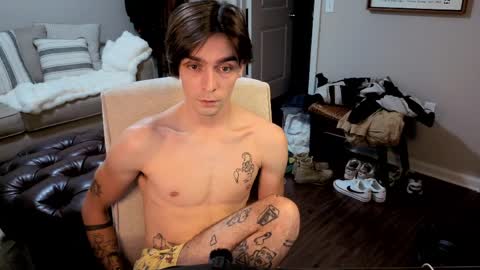 str8whiteboy21 online show from June 7, 11:39 am