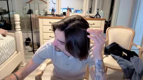 str8whiteboy21 online show from April 24, 3:58 pm