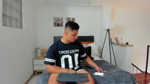 straight__friends online show from March 30, 2:40 pm