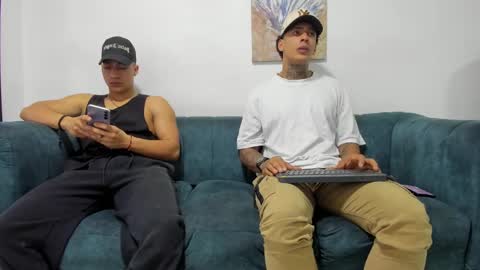 Snapshot of straight__friends chatting on September 15, 2:40 pm straight__friends online show from September 15, 2:40 pm