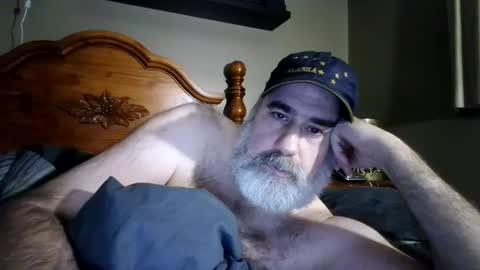 Snapshot of straightbear4you chatting on September 19, 8:26 am Straightbear4you online show from September 19, 8:26 am