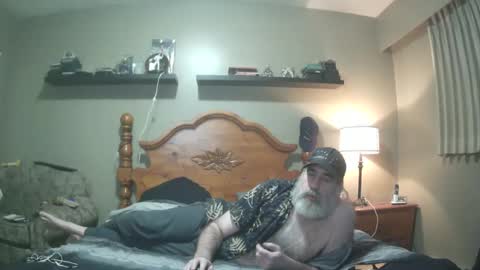 Snapshot of straightbear4you chatting on February 22, 12:16 am Straightbear4you online show from February 22, 12:16 am