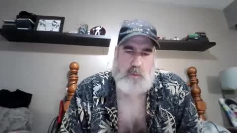 Snapshot of straightbear4you chatting on September 27, 4:10 am Straightbear4you online show from September 27, 4:10 am