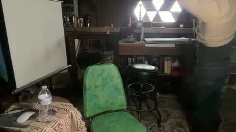 Cowboy Zuhly online show from April 19, 8:03 am