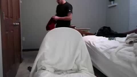 strangeratnight87 online show from March 31, 4:25 am