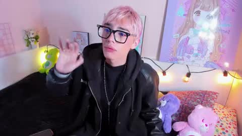 strawberry_kitty_ online show from November 15, 4:14 am