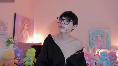 strawberry_kitty_ online show from March 8, 3:54 am