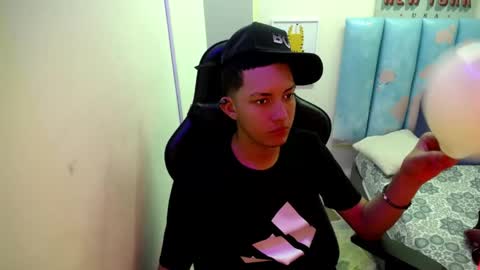 Street online show from April 22, 8:35 pm