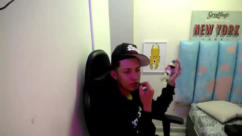 Street online show from April 25, 9:01 pm