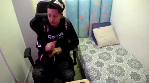 Street online show from April 21, 1:42 am