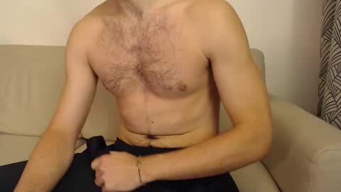 Snapshot of studfromparis chatting on December 28, 6:40 pm Stud From Paris online show from December 28, 6:40 pm