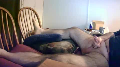 Snapshot of stugots42 chatting on December 15, 9:13 am stugots42 online show from December 15, 9:13 am