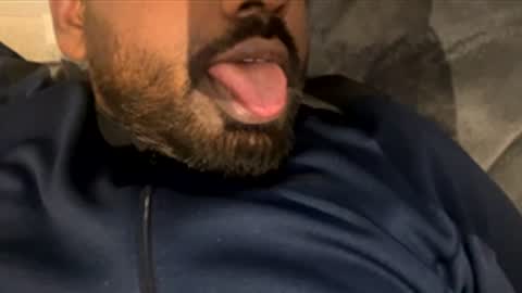 Let me be your knight that saves you online show from April 23, 4:06 am