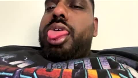 Let me be your knight that saves you online show from April 21, 3:56 am