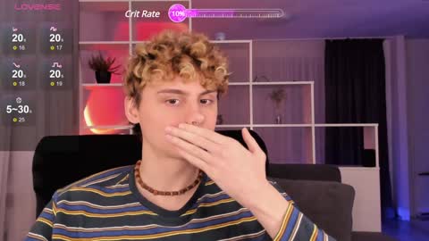 Snapshot of sunburn_boy chatting on January 29, 4:19 pm Emilio online show from January 29, 4:19 pm