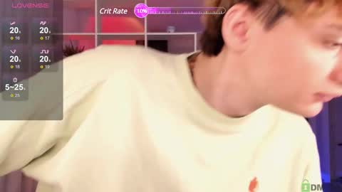 Snapshot of sunburn_boy chatting on February 23, 10:42 pm Emilio online show from February 23, 10:42 pm