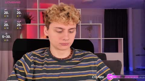 Snapshot of sunburn_boy chatting on December 8, 5:50 am Emilio online show from December 8, 5:50 am