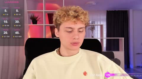 Snapshot of sunburn_boy chatting on December 3, 11:10 am Emilio online show from December 3, 11:10 am