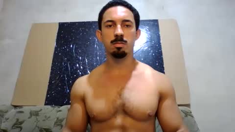 Snapshot of superbigmr chatting on October 5, 5:44 am james online show from October 5, 5:44 am