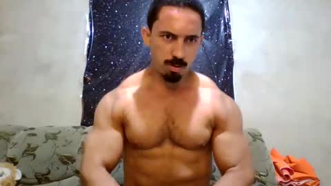 Snapshot of superbigmr chatting on September 11, 5:06 am james online show from September 11, 5:06 am
