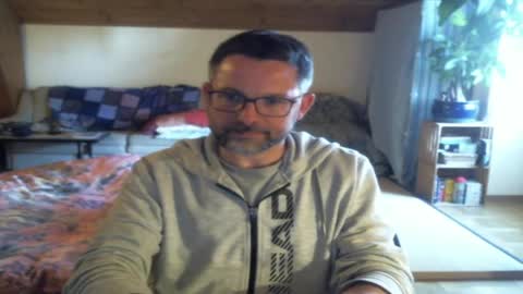 supersquirrel81 online show from April 22, 5:07 pm