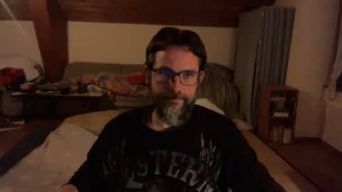 Snapshot of supersquirrel81 chatting on October 4, 5:40 pm supersquirrel81 online show from October 4, 5:40 pm