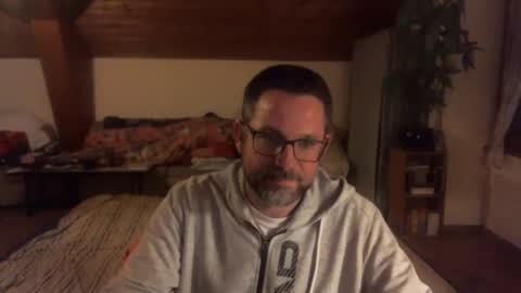 supersquirrel81 online show from December 20, 4:36 pm