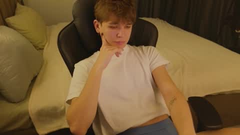 Snapshot of sw33theart_b0y chatting on January 4, 2:14 am Nate 3 online show from January 4, 2:14 am