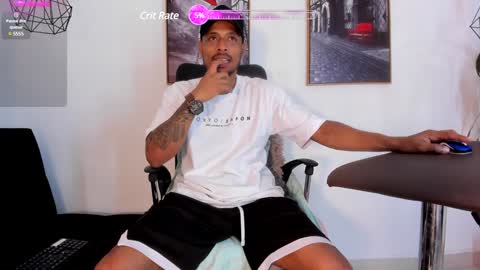Snapshot of sweet_alessandro1 chatting on December 6, 7:12 pm alessandre online show from December 6, 7:12 pm