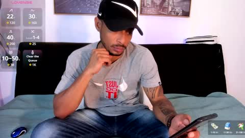 Snapshot of sweet_alessandro1 chatting on January 6, 7:13 pm alessandre online show from January 6, 7:13 pm