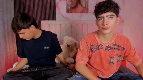 Snapshot of sweet_petter chatting on October 11, 12:53 pm Petter online show from October 11, 12:53 pm