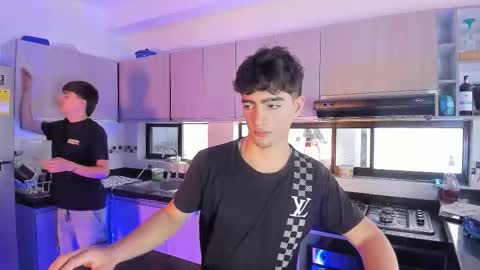 Snapshot of sweet_petter chatting on September 27, 12:58 pm Petter online show from September 27, 12:58 pm