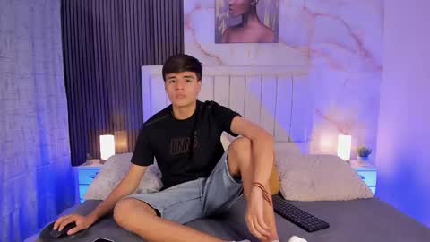 Snapshot of sweet_petter chatting on October 4, 1:16 pm Petter online show from October 4, 1:16 pm