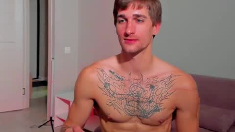 sweet_smith8 online show from December 15, 10:07 am