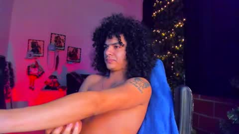 Steven independent model online show from December 20, 1:02 am