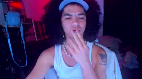 Steven independent model online show from February 28, 7:05 am