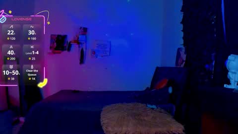 Steven independent model online show from October 14, 6:26 pm