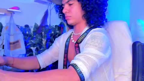 Steven independent model online show from January 18, 6:43 pm