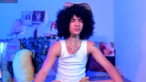 Steven independent model online show from December 13, 4:05 pm