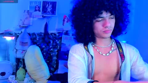 Steven independent model online show from December 16, 7:10 pm