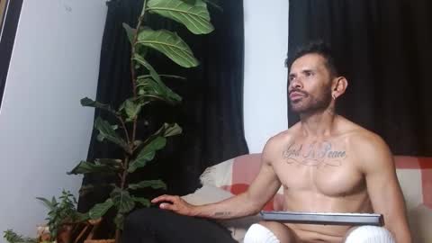 Snapshot of sweetday_19 chatting on October 12, 1:43 am sweetday_19 online show from October 12, 1:43 am