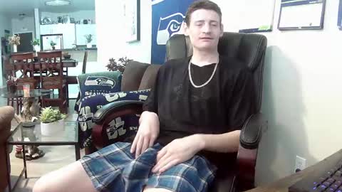 Snapshot of swelteringk chatting on March 11, 4:18 pm Kile online show from March 11, 4:18 pm