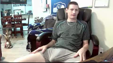 Snapshot of swelteringk chatting on October 14, 3:02 am Kile online show from October 14, 3:02 am