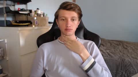 Kat online show from March 8, 7:12 am