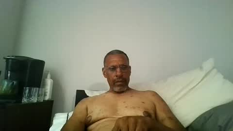 swimmerbod2495 online show from July 10, 10:33 pm