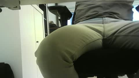 Snapshot of syl092 chatting on December 17, 2:33 pm syl092 online show from December 17, 2:33 pm